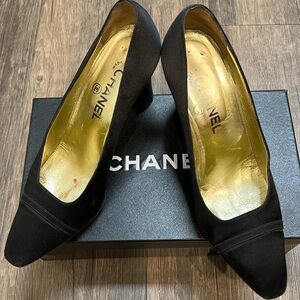 CHANEL Vintage Cap Toe Pumps Block Heels Black Suede Slip On Shoes Size 8.5